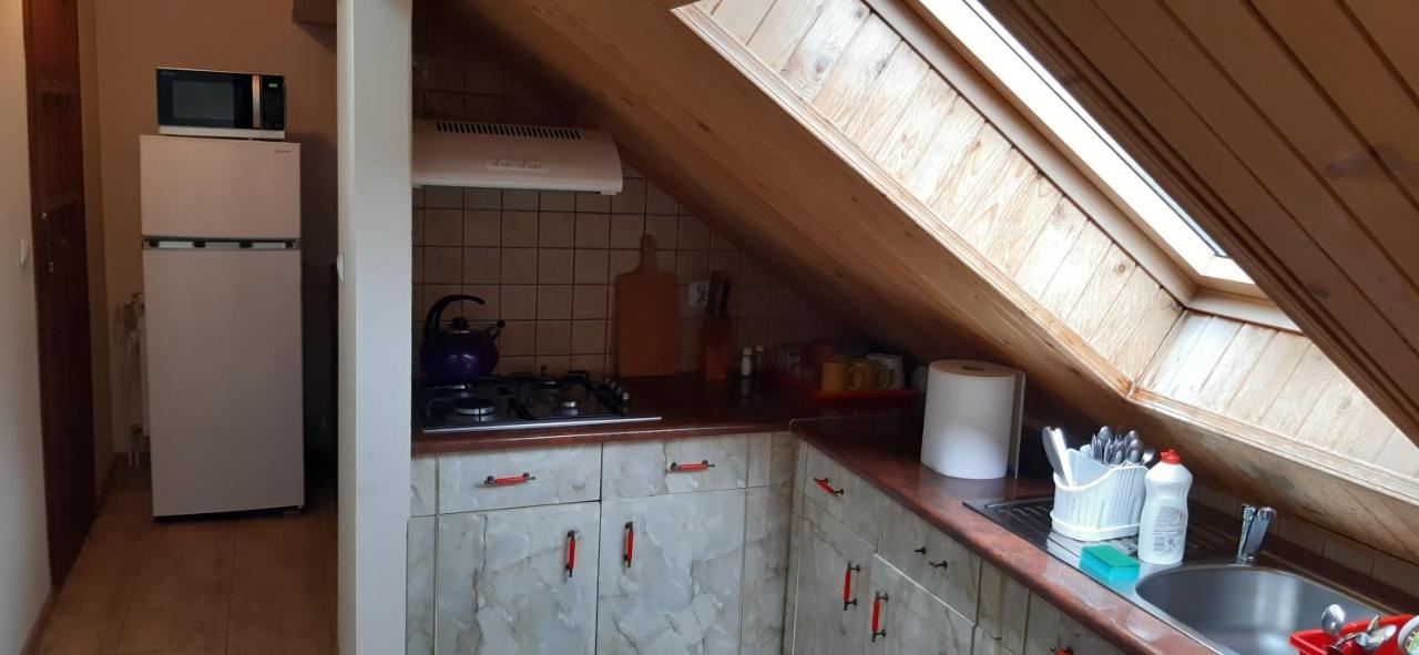 Pokoje Goscinne U Krysi Mizerna Eksteriør bilde